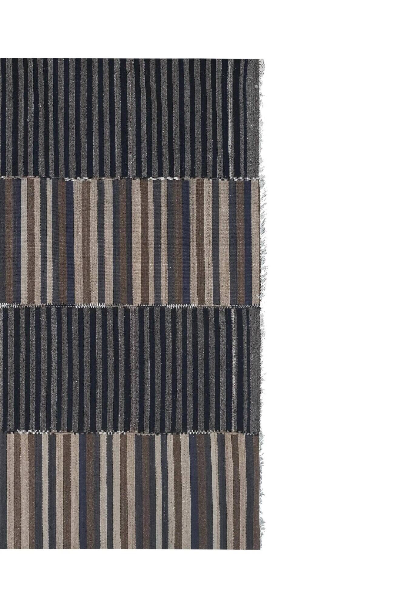 Vintage Turkish kilim, handwoven, 287x330 cm.