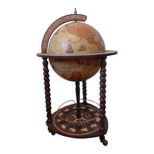 Bar globe terrestre vintage - bouteilles