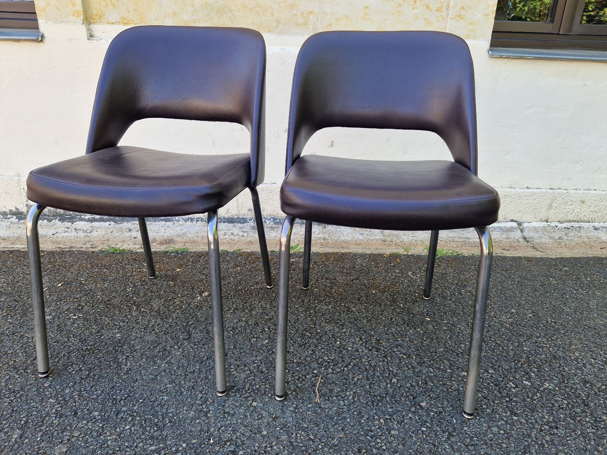 Pair of designer chairs 50