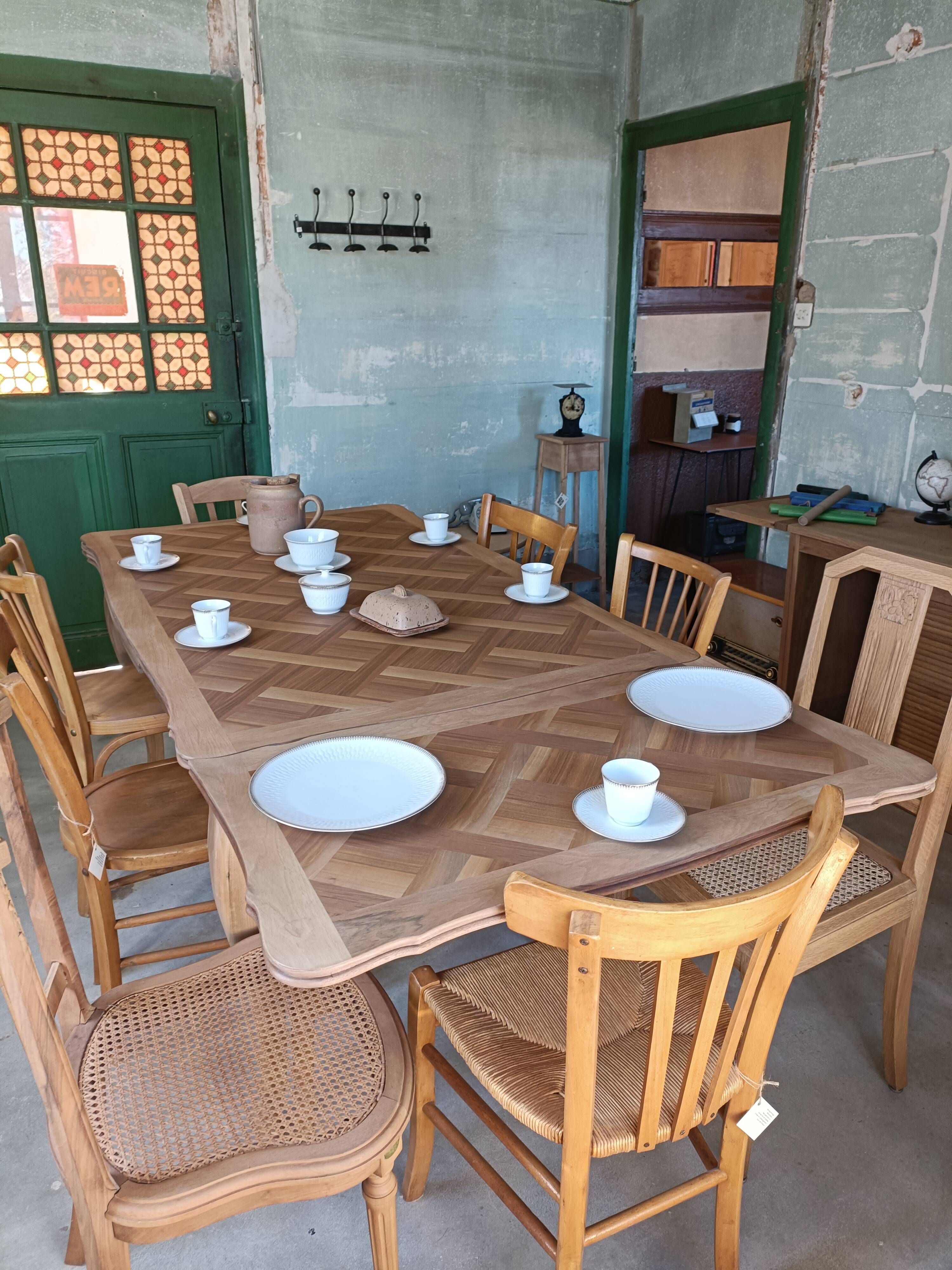 Table à manger Louis XV rénovée