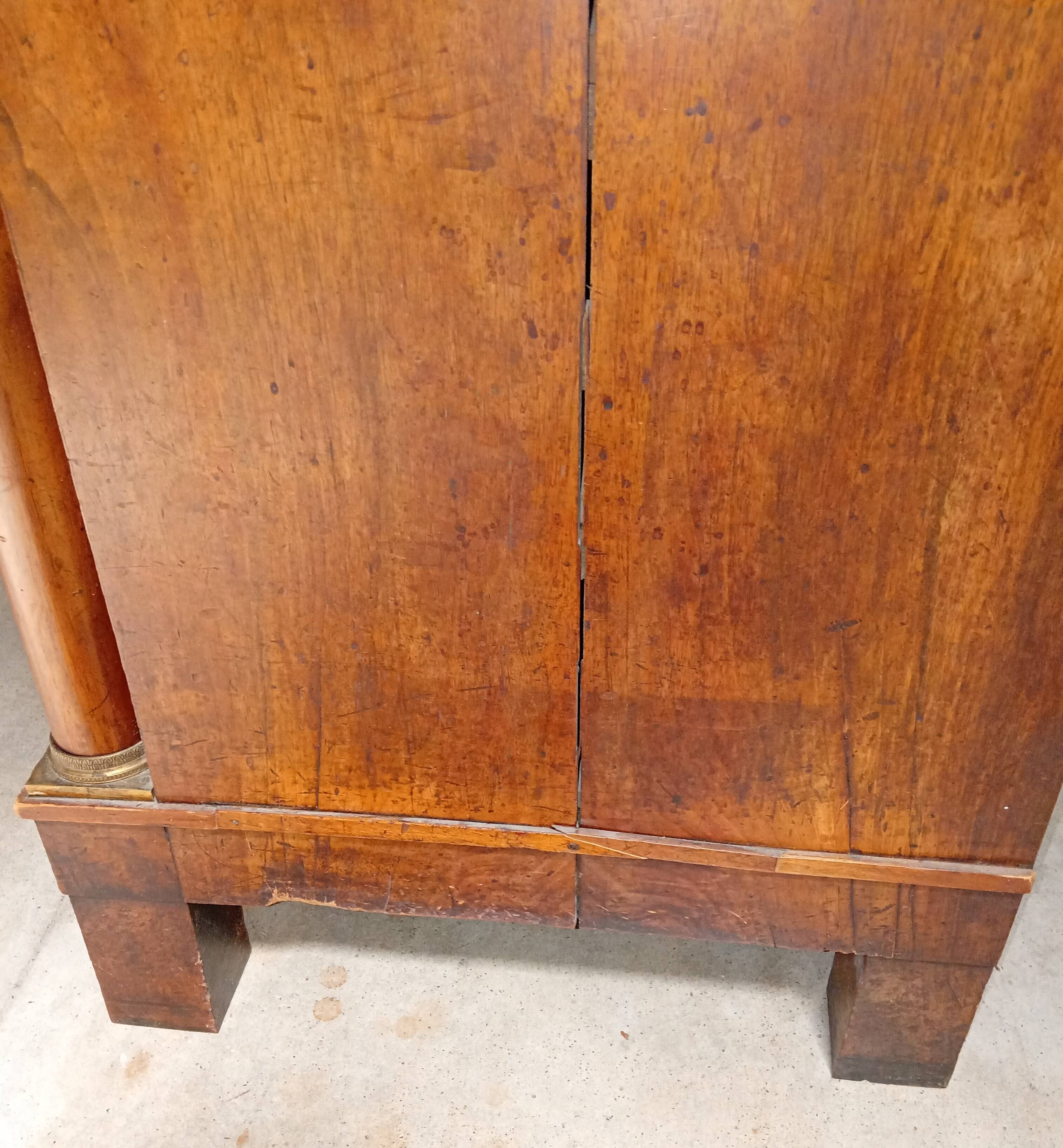 Important Empire Commode in walnut – black marble – 19th century