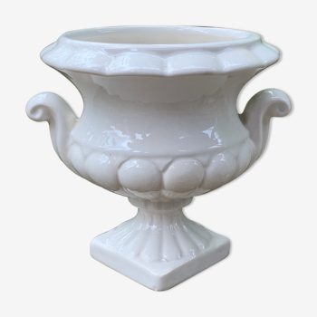 Medici cauldron in Italian earthenware