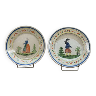 Paire d'assiettes HB Quimper en faïence des années 1920