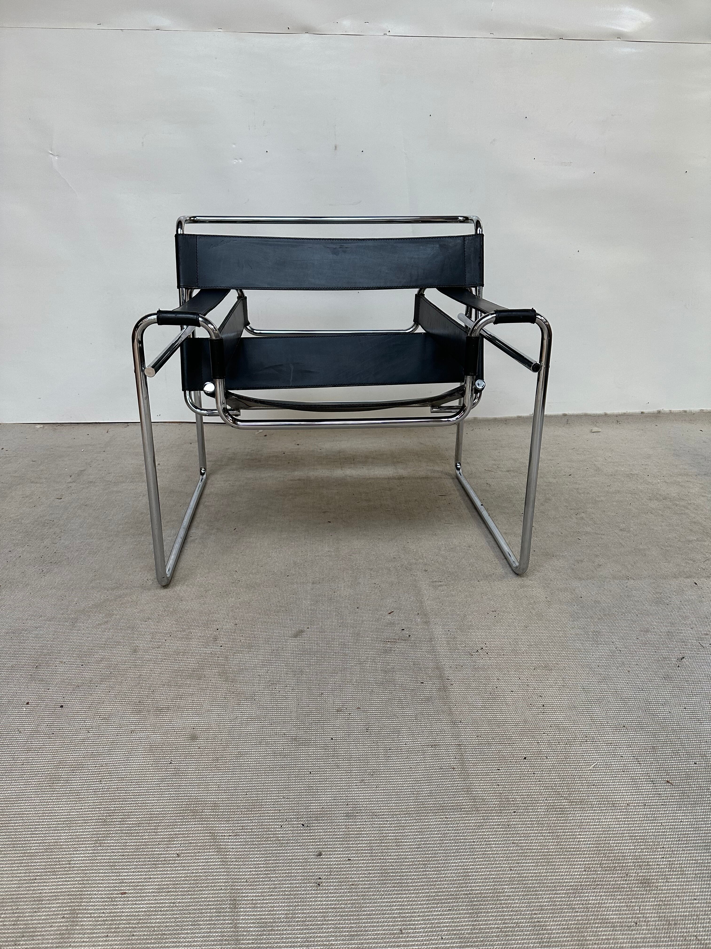 Knoll Wassily B3 chair Marcel Breuer