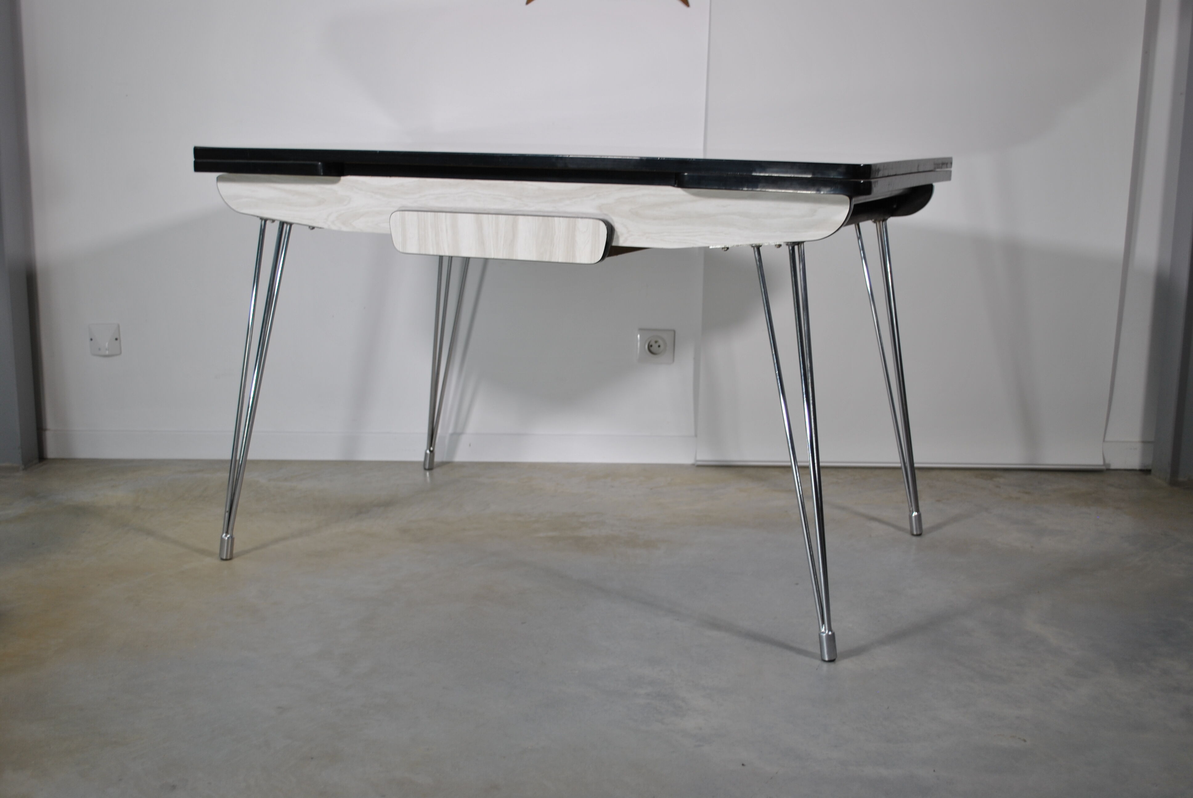 Formica 1950 table and chairs