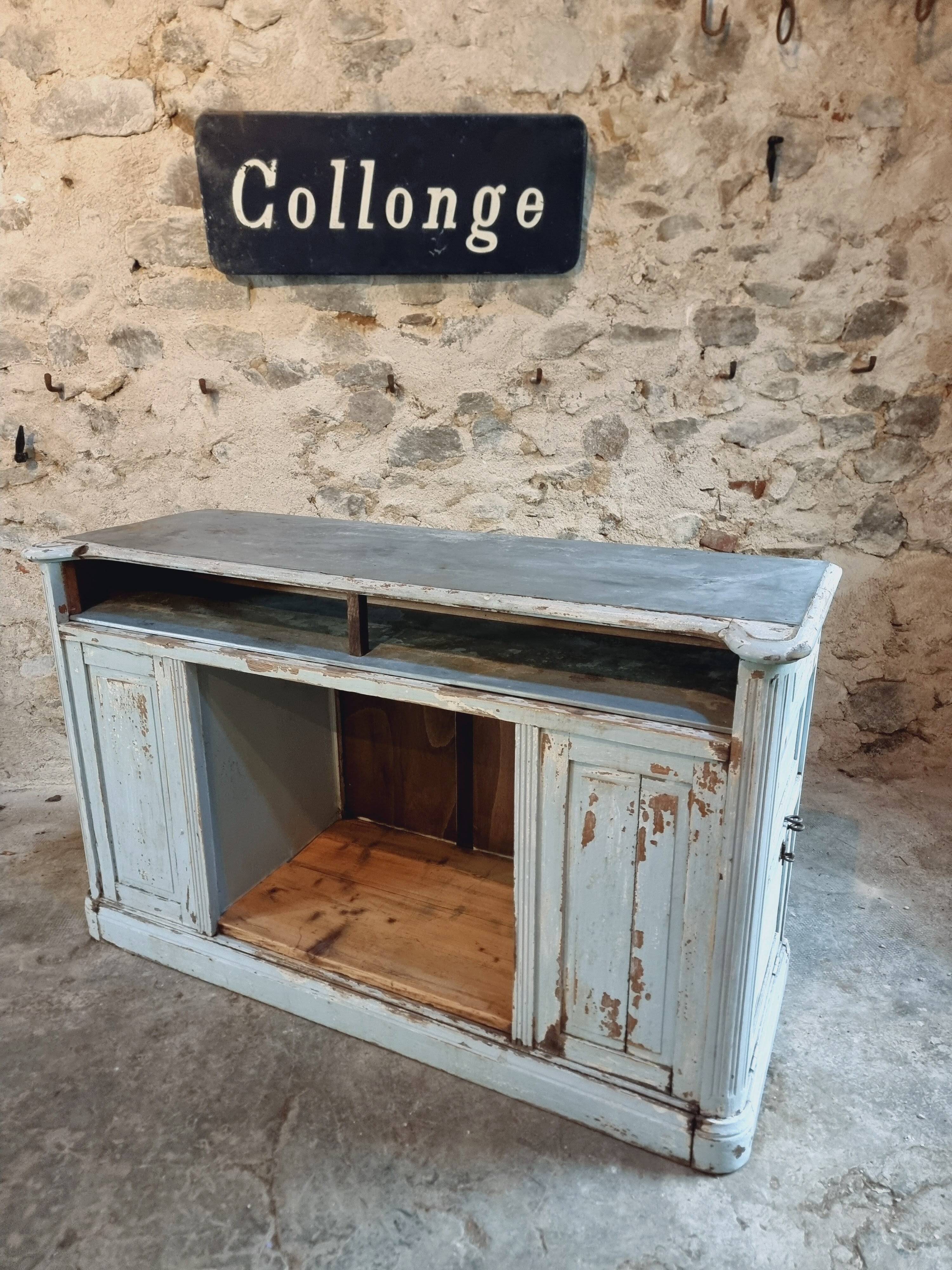 Comptoir ancien en chêne avec plateau en zinc et patine bleue