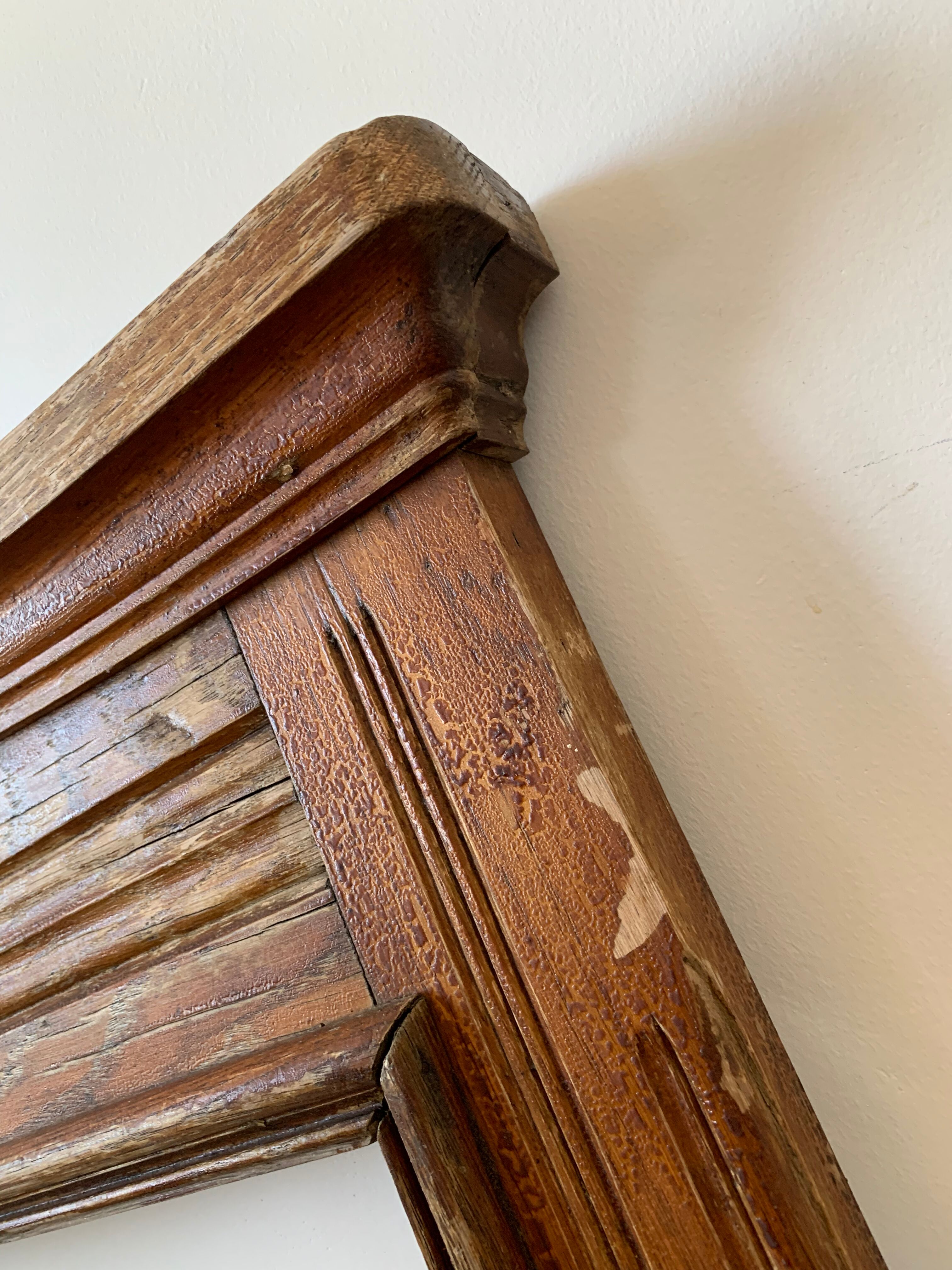 Old pedimented frame 107x78cm