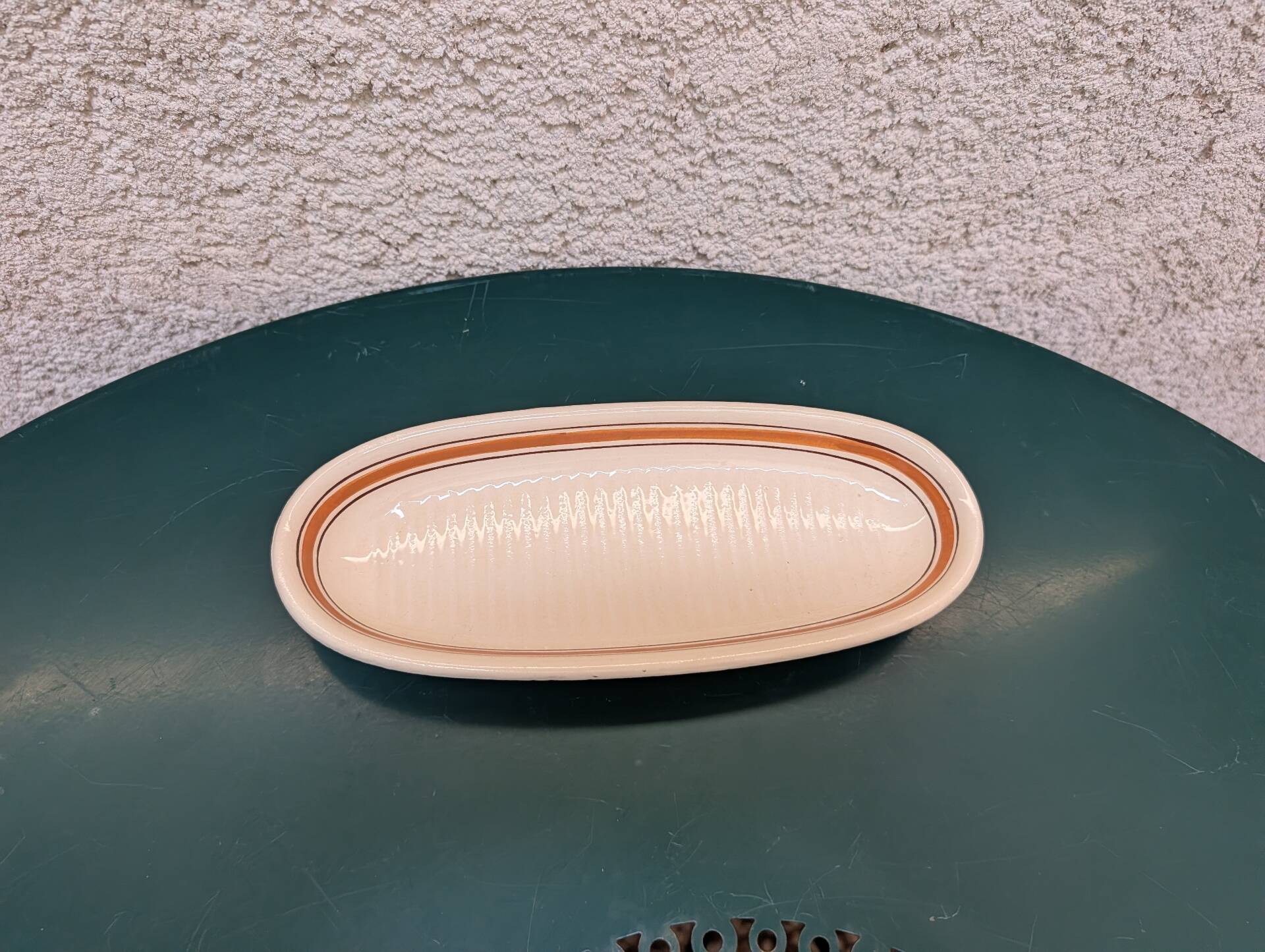 Ravier, oval Saint-Amand bowl from the 1950s in earthenware.