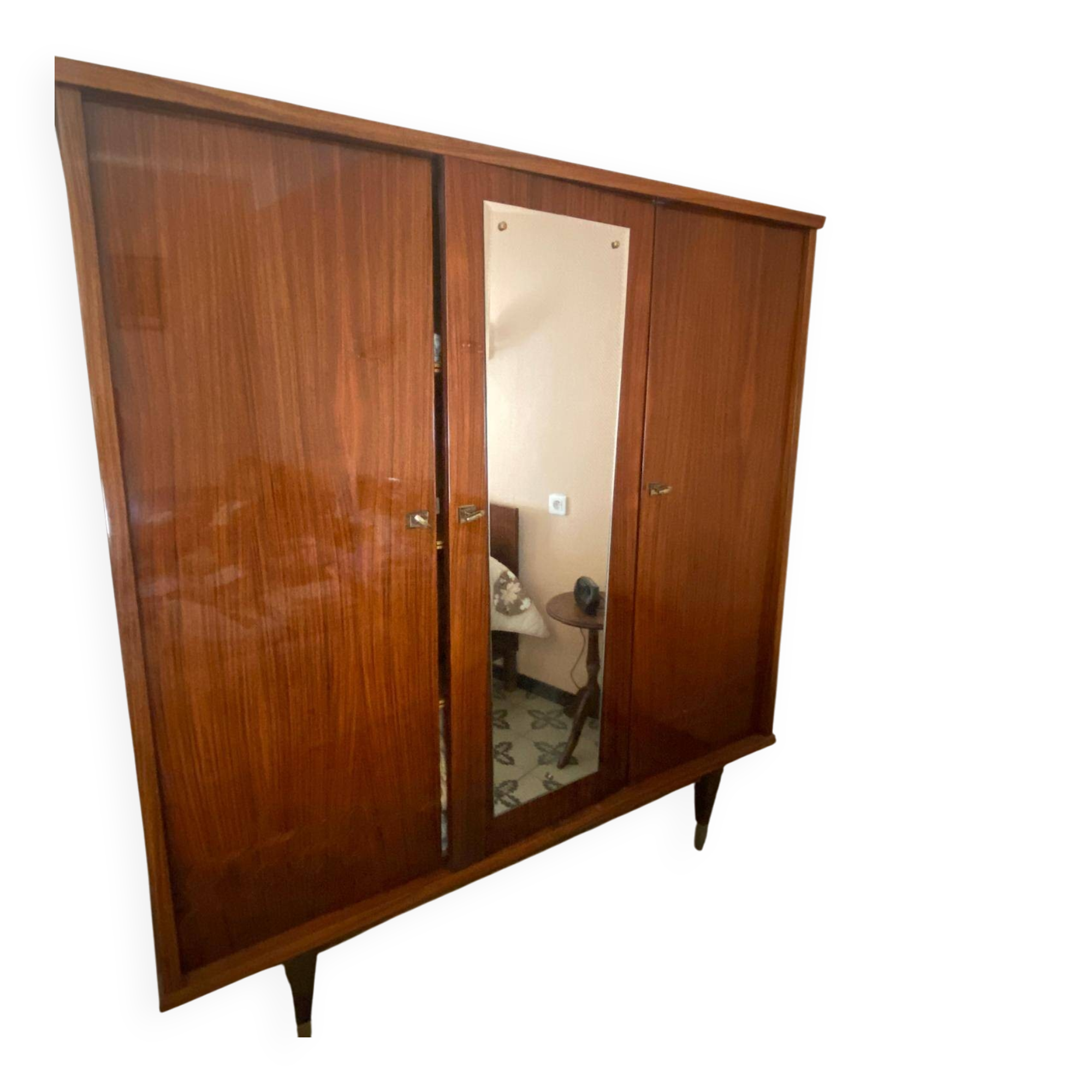 Armoire vintage avec étagères et miroir intérieur laqué