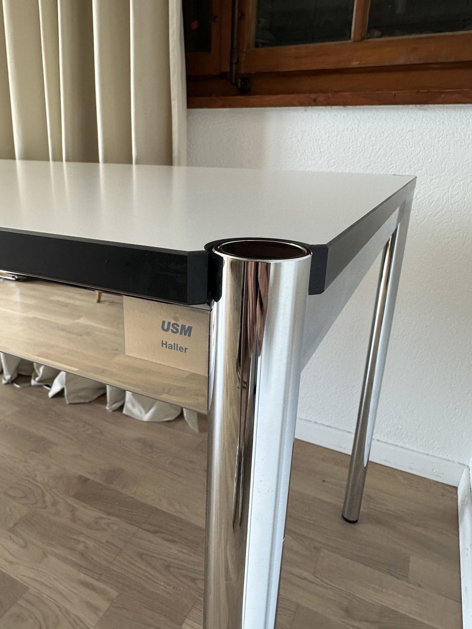 Bureau USM Haller en stratifié gris perle