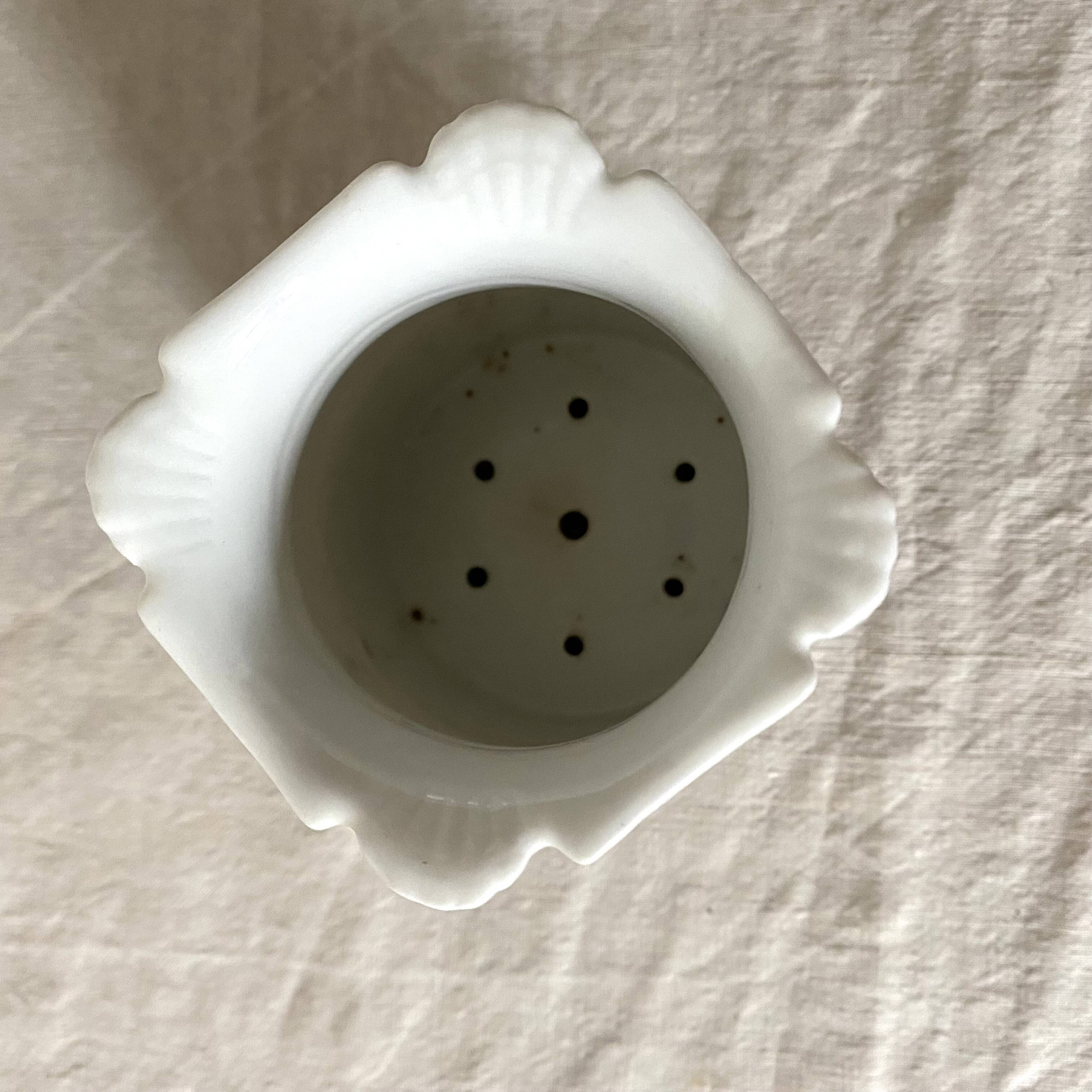 T&V porcelain flower vase