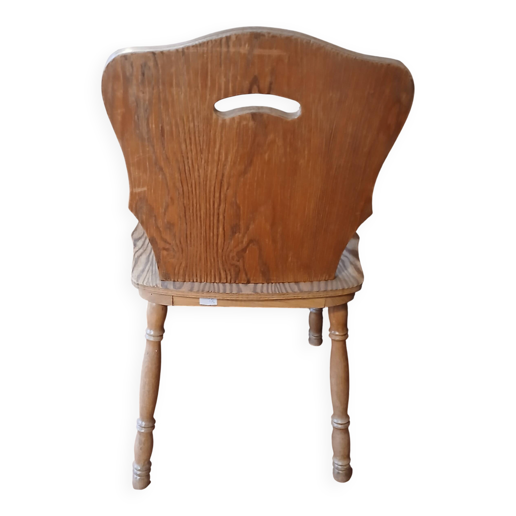 Vieille chaise en planche