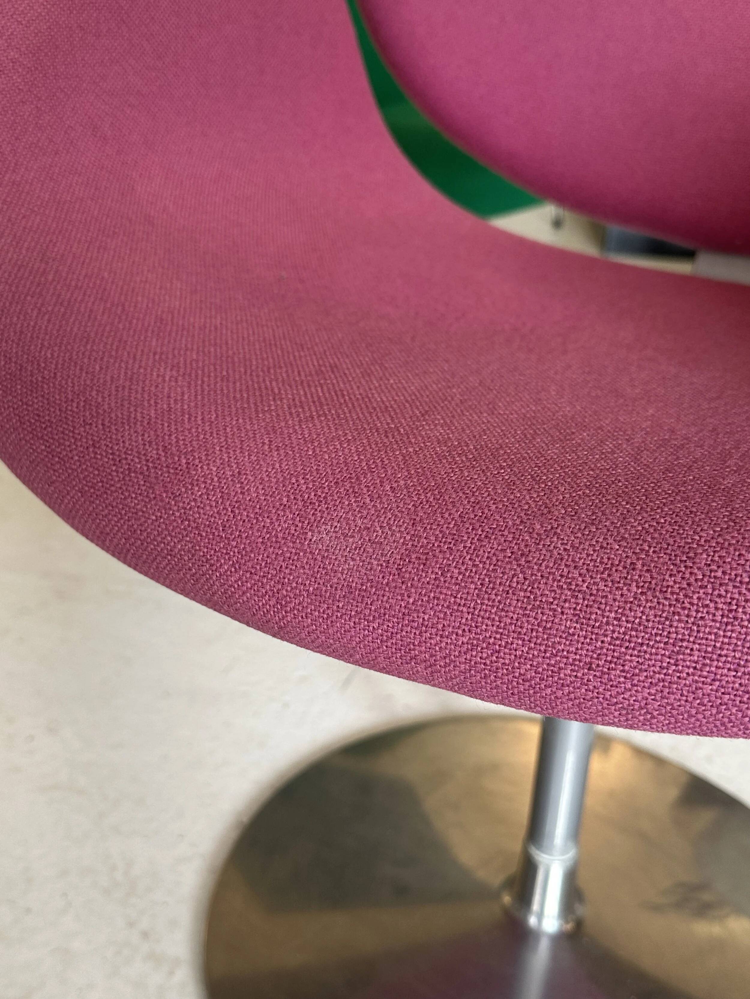 Little Tulip swivel armchair by Pierre Paulin