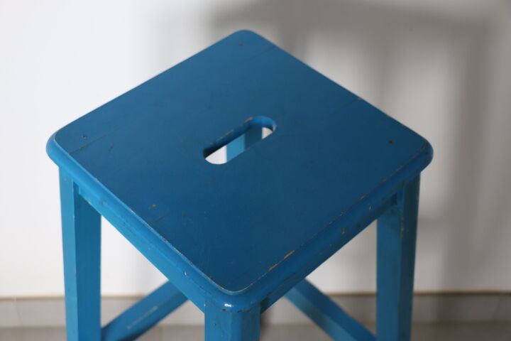 Tabouret bois bleu 1950 795mm