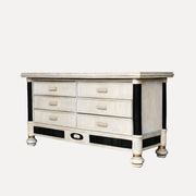 Une commode à 6 tiroirs, France, années 80.