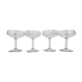 Lot de 4 verres en cristal taillé