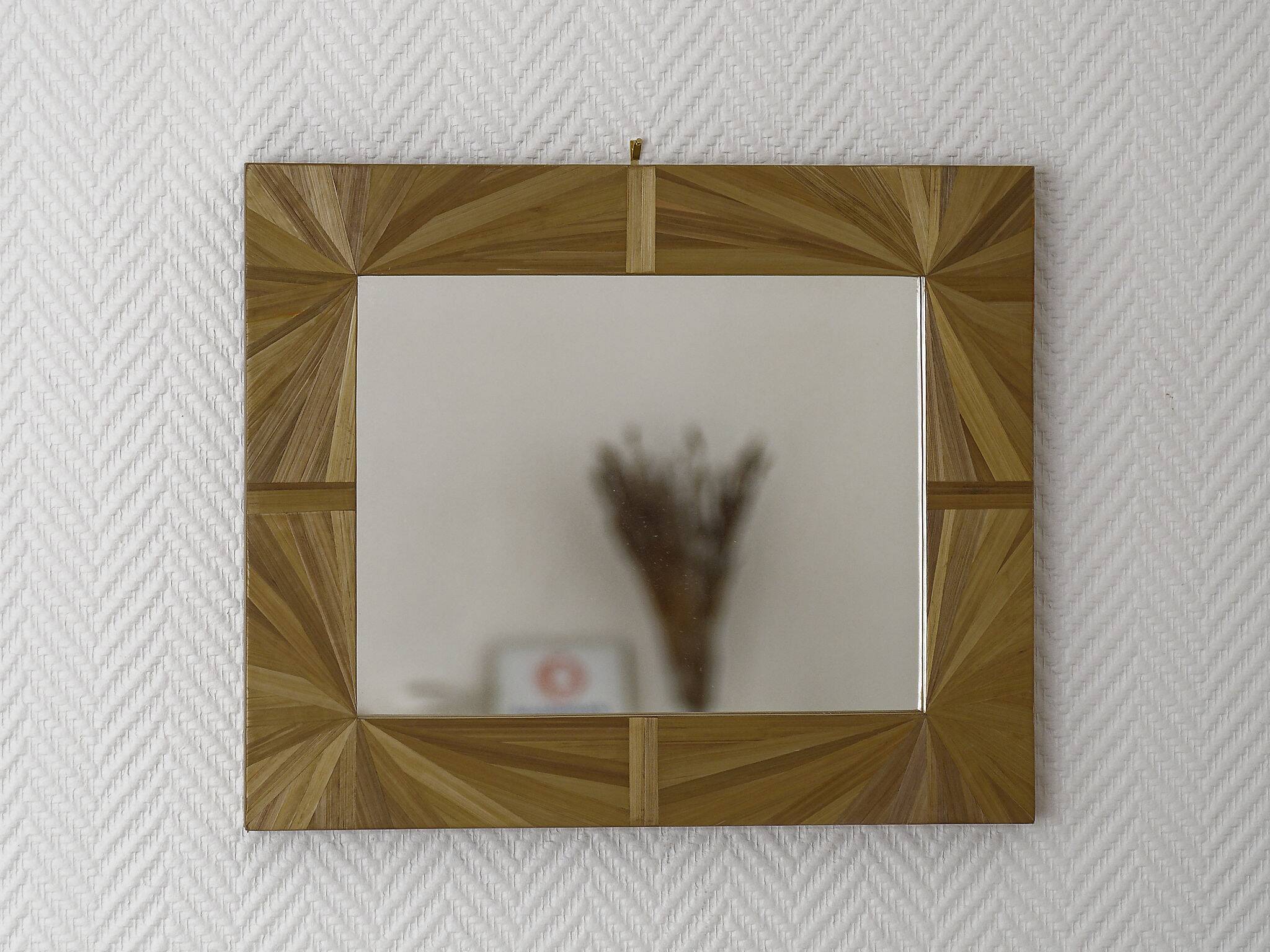 Mirror with straw marquetry frame