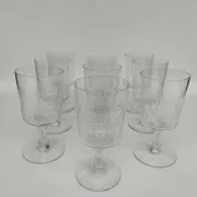9 grands verres en cristal de Baccarat, modèle Champigny.