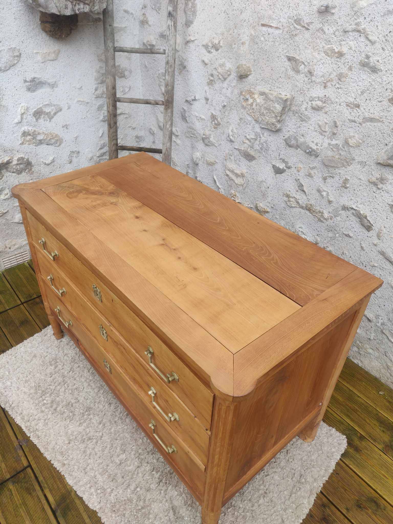 Old chest of drawers