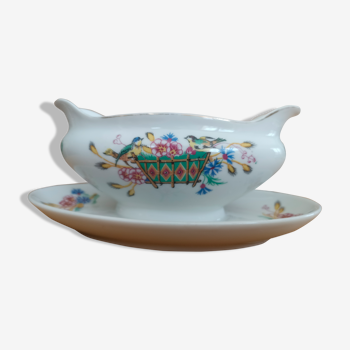 Gravy boat