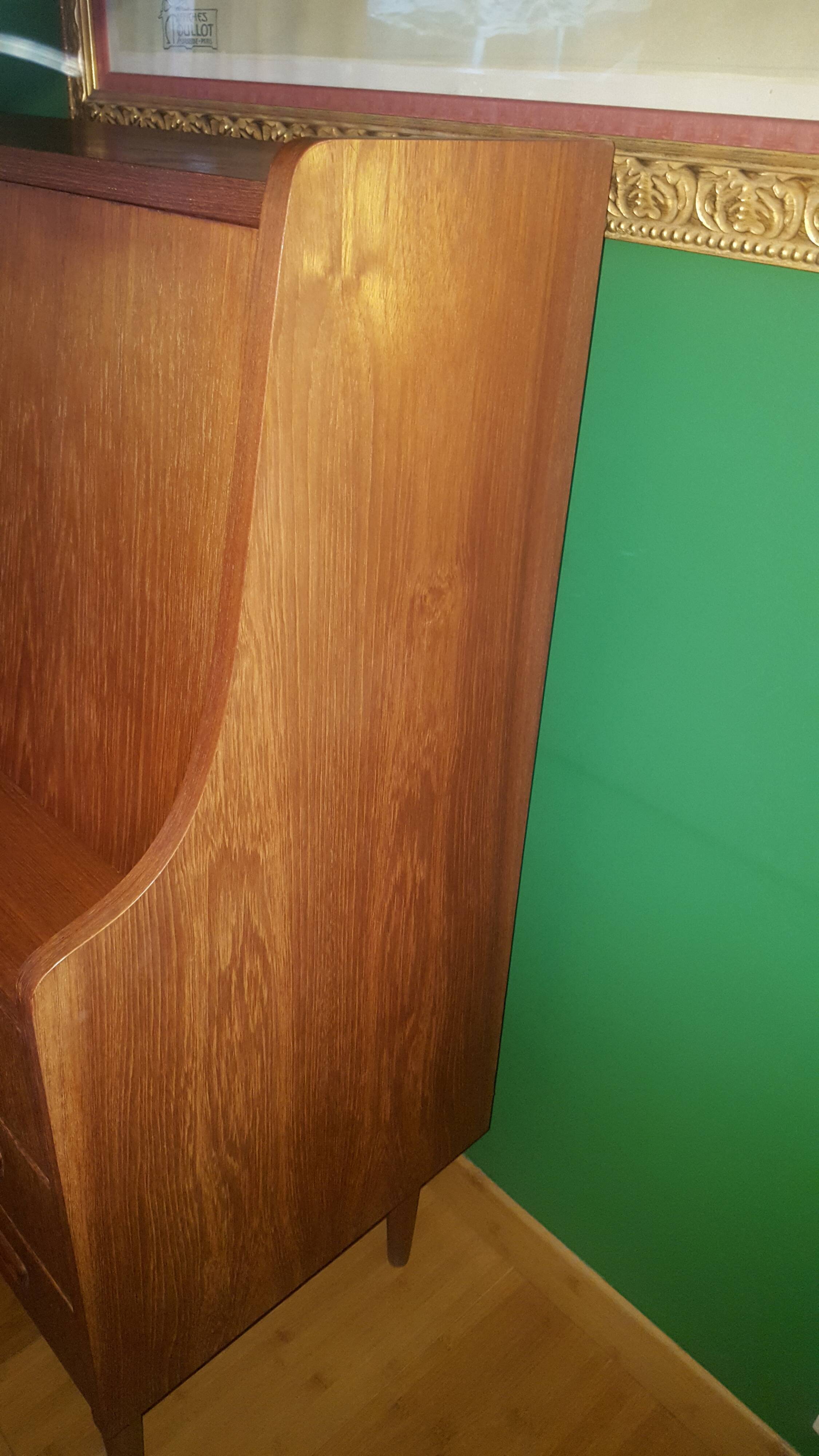 Secretary Gunnard Nielsen Tibergaard in teck