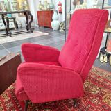 Vintage armchair in red fabric