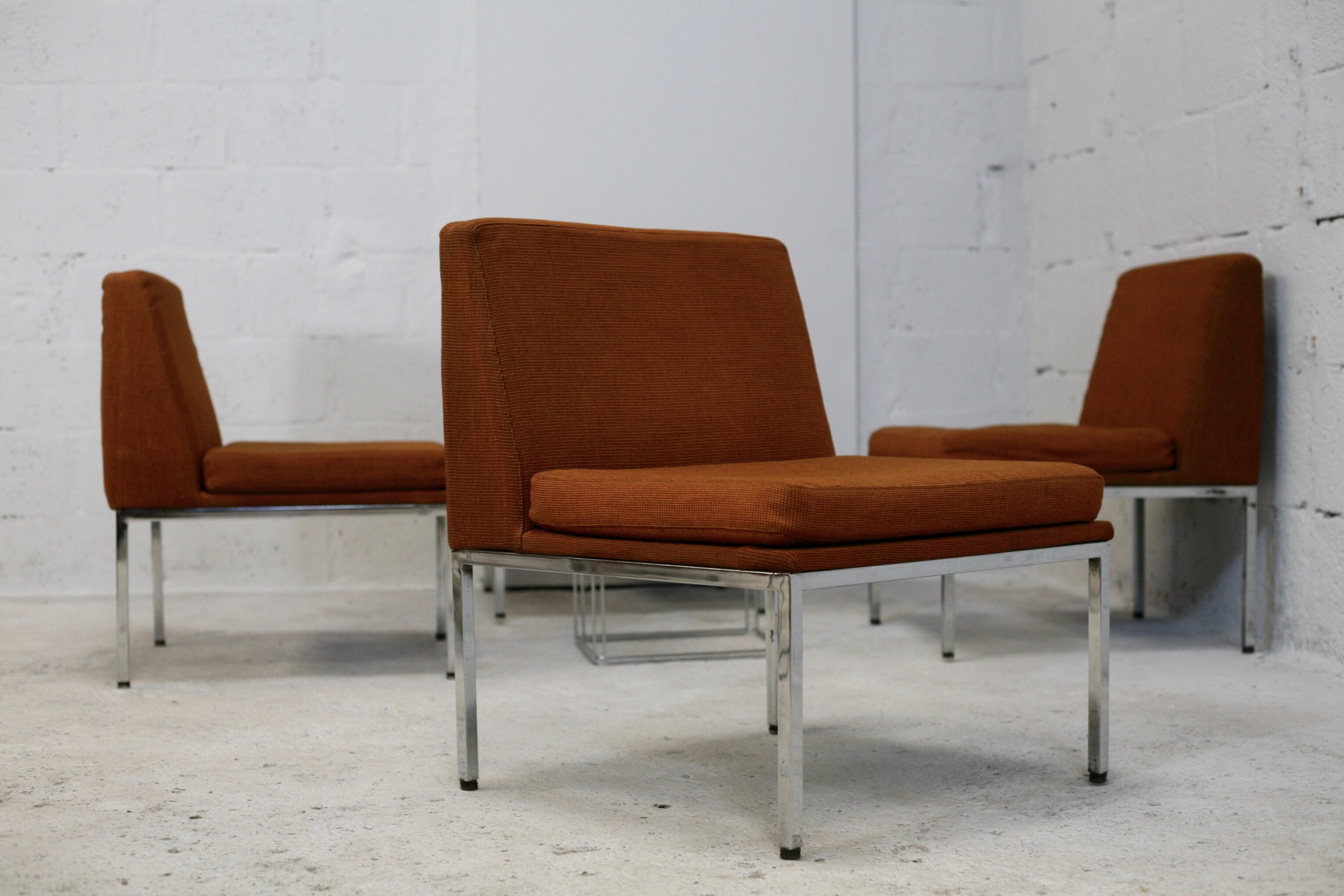 Ensemble de 10 chauffeuses de Louis Baillon, édition Planforms formant canapé modulable, circa 1950