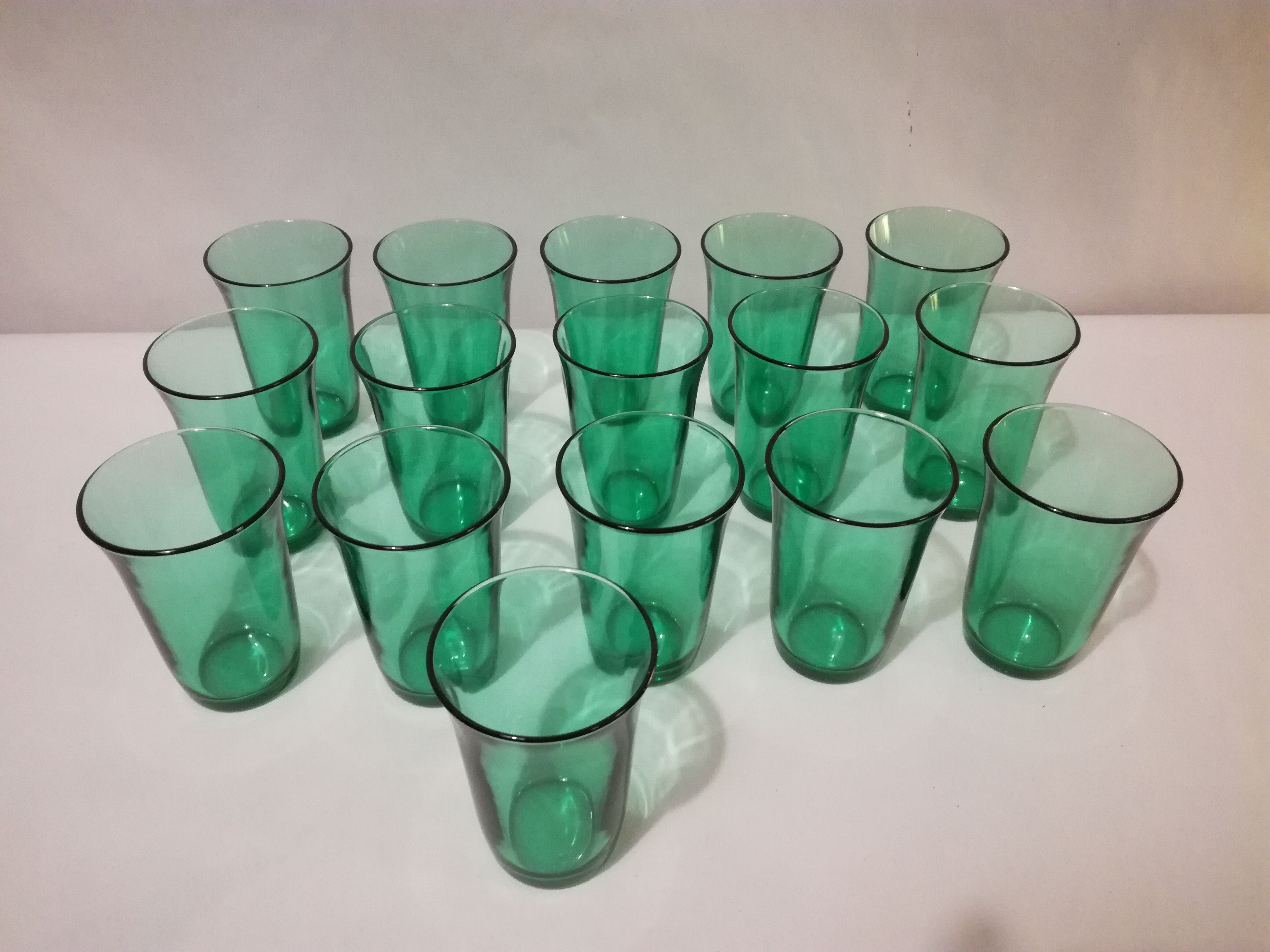 Set of 16 green glass