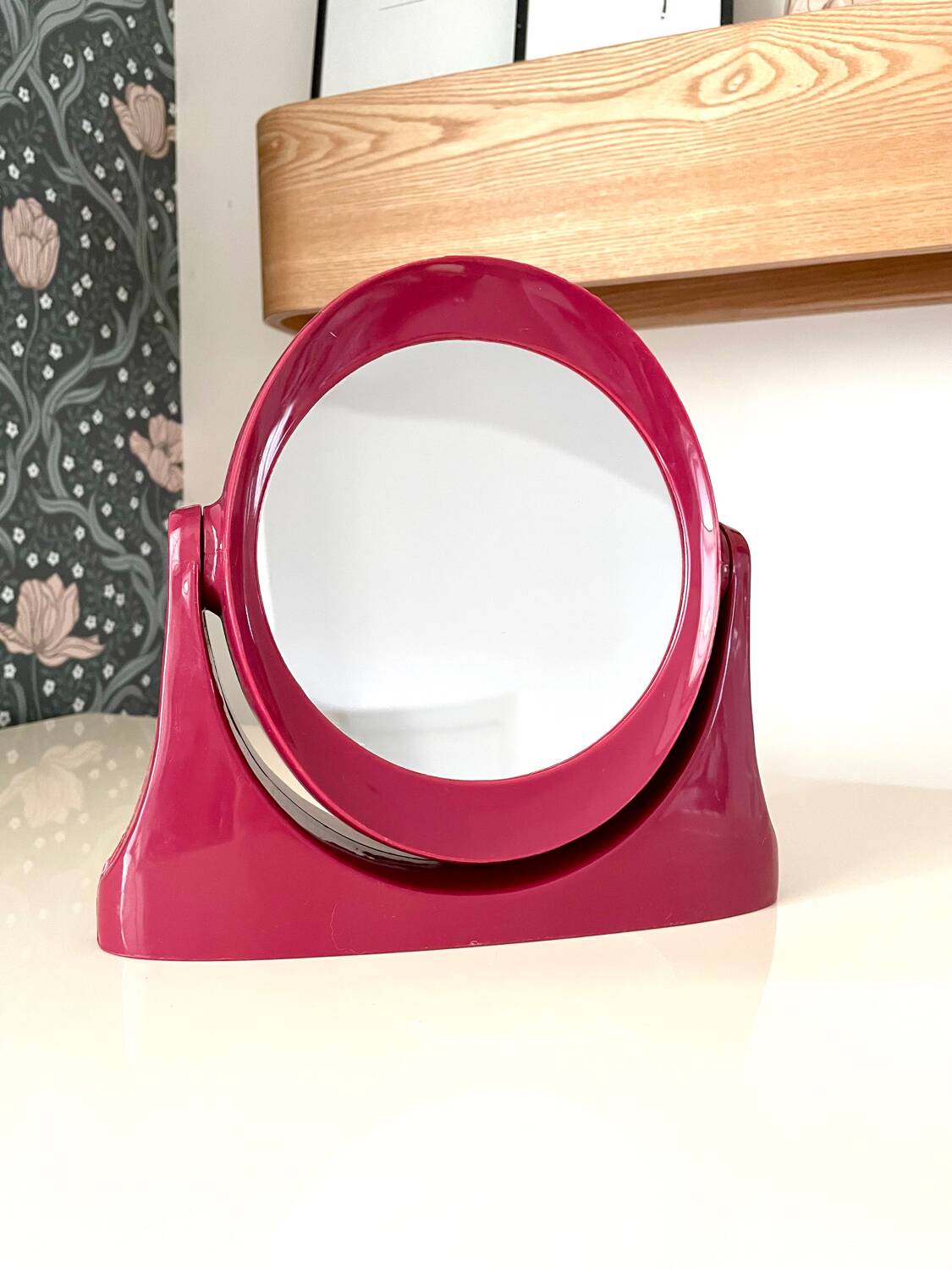 Vintage plastic magnifying swivel mirror from the 70s