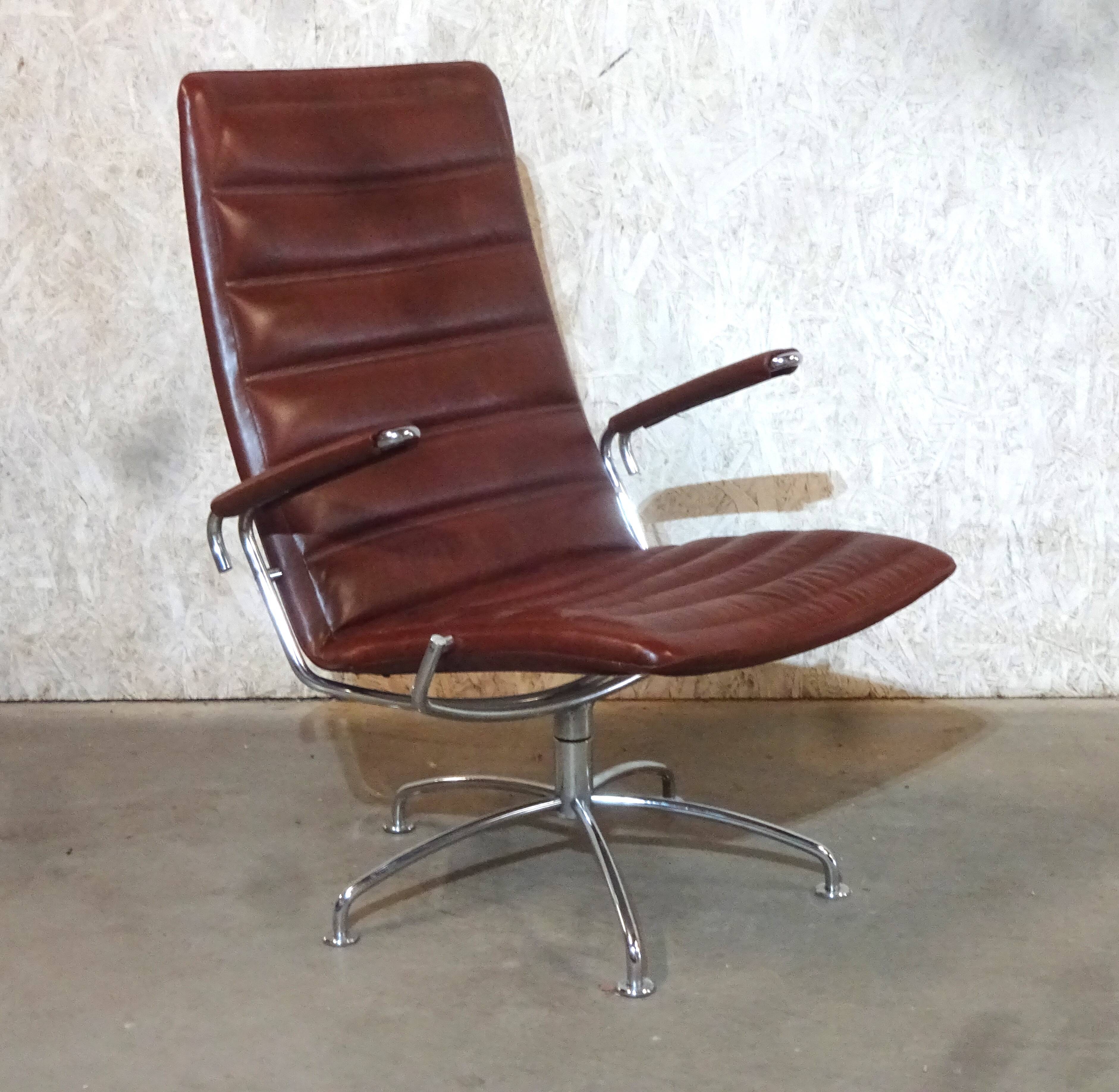 Copenhagen Airport Chair Model SAS Series by Jens Amundsen for Fritz Hansen