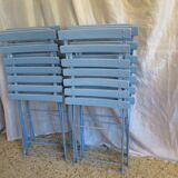 blue garden furniture "The earth is flat"