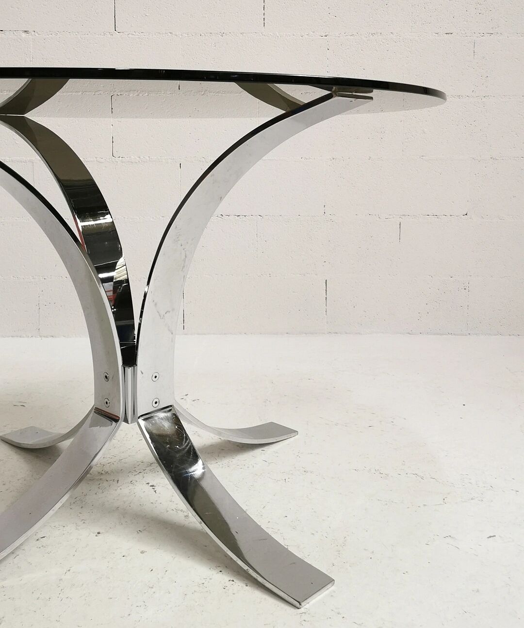 Round table chrome and smoked glass, 1970