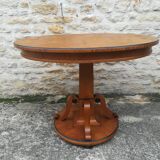 Oval pedestal table