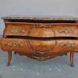 Commode de style Louis XV marbre brèche bronze doré XIXème