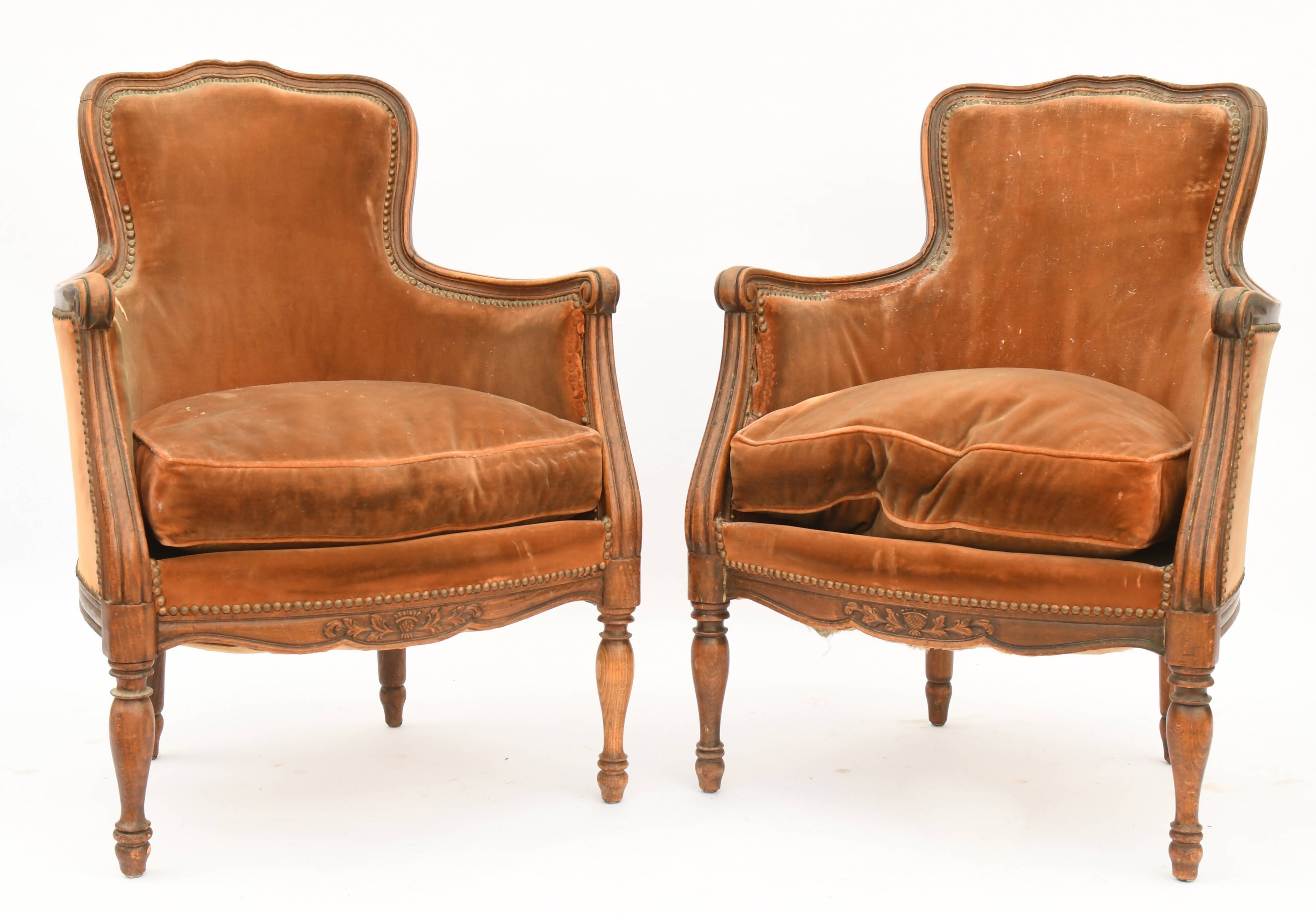 Paire de fauteuils bergère de style Louis XV