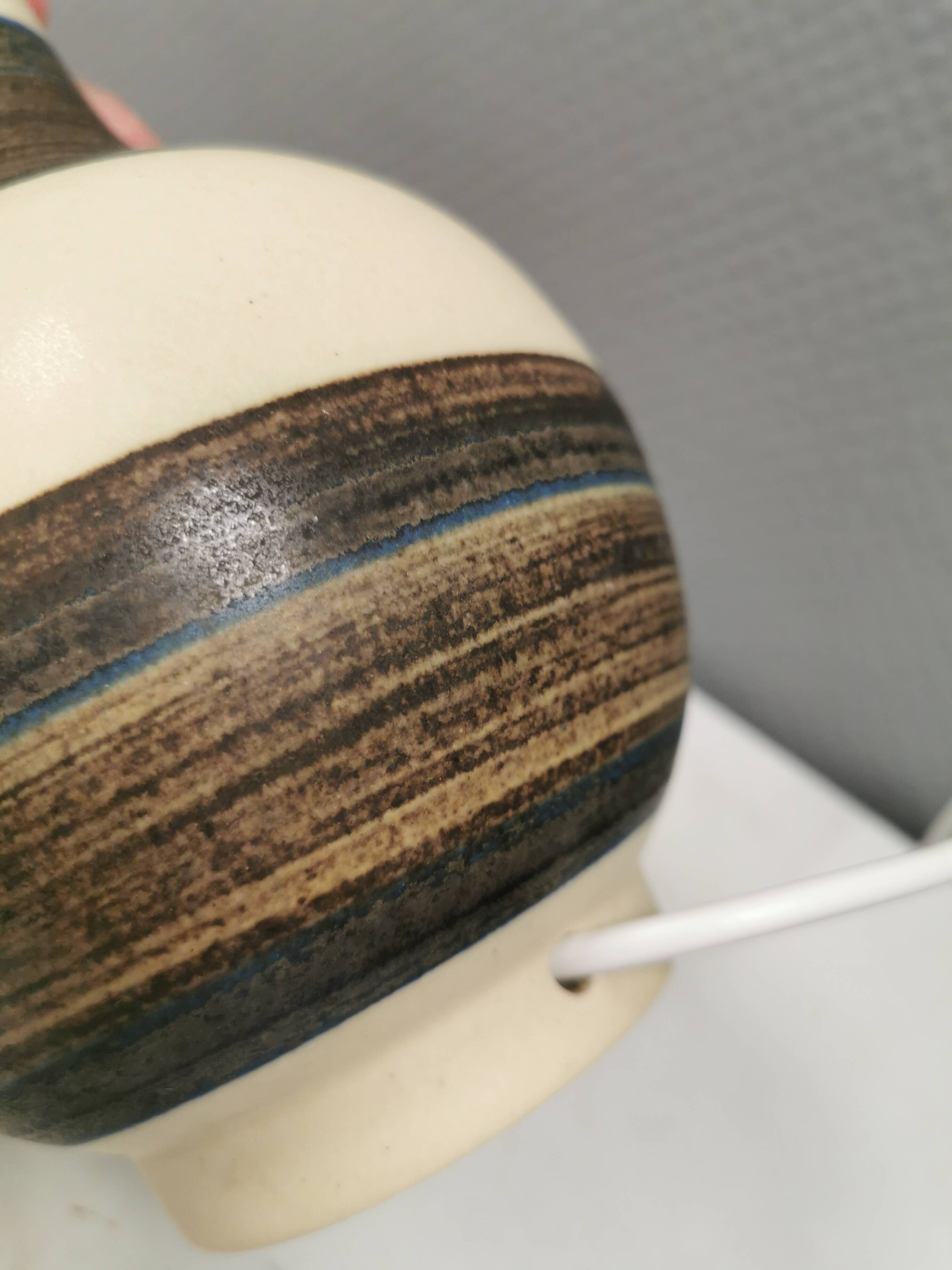 Beautiful table lamp in Ceramic, Danish and from the 1970-80s.