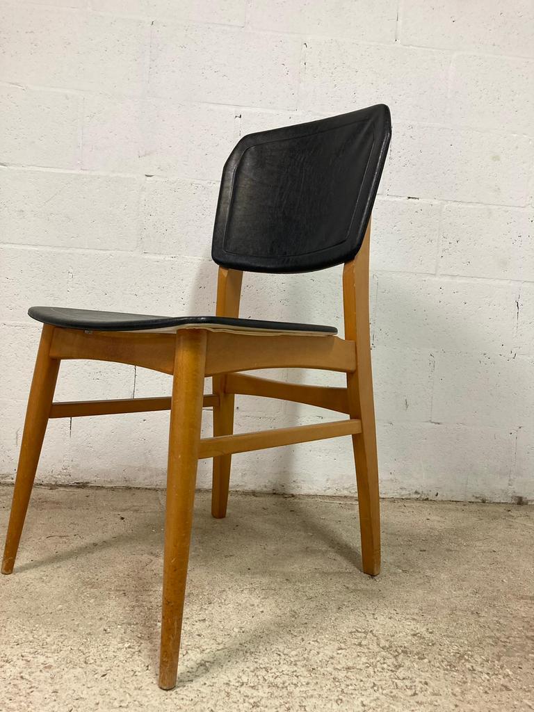 Chaise vintage : bois et cuir skai noir