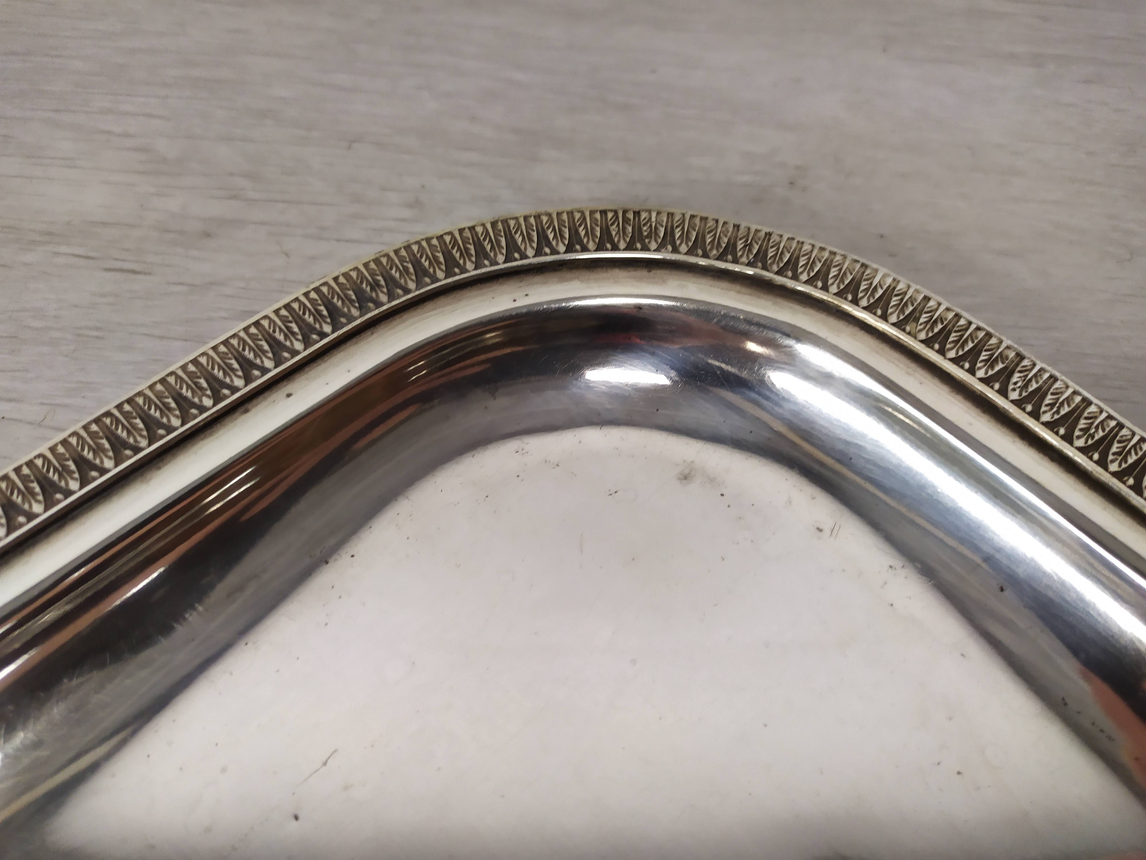 Empire silver metal top
