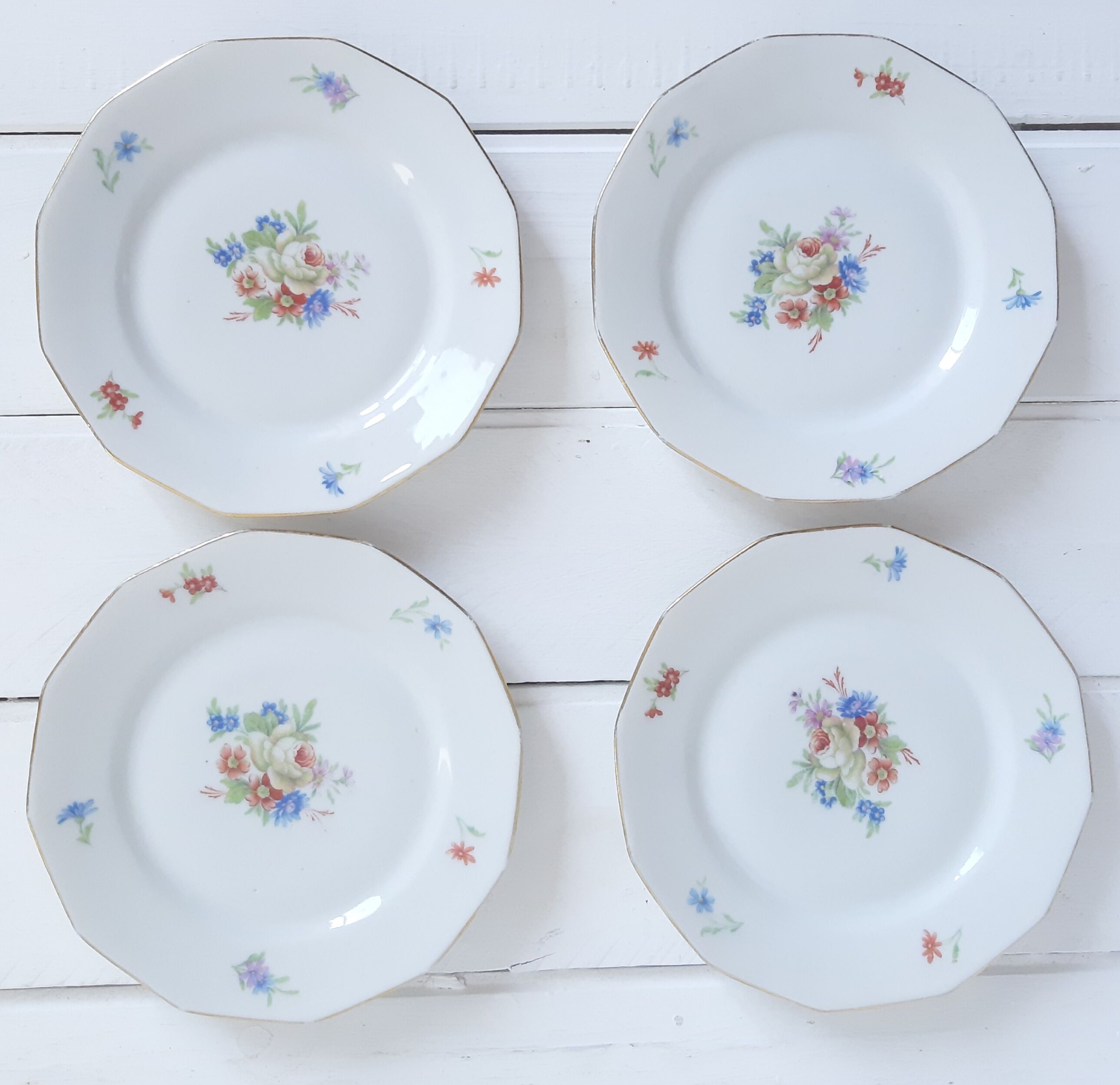 4 assiettes à dessert