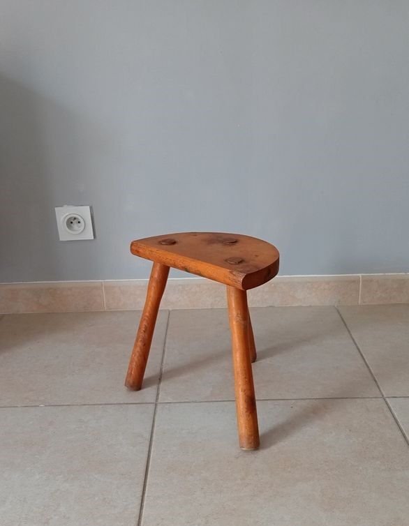 Tripod stool in solid wood years 40/50