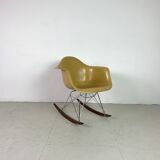 Rocking-chair RAR de Charles & Ray Eames édition Herman Miller