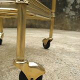 Rolling dessert in gold metal