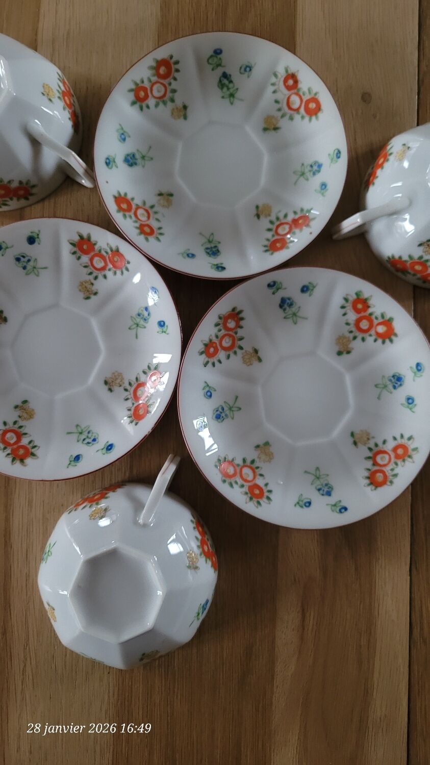 3 cups and saucers in fine porcelain