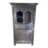 Homme debout, 2 portes, 2 tiroirs