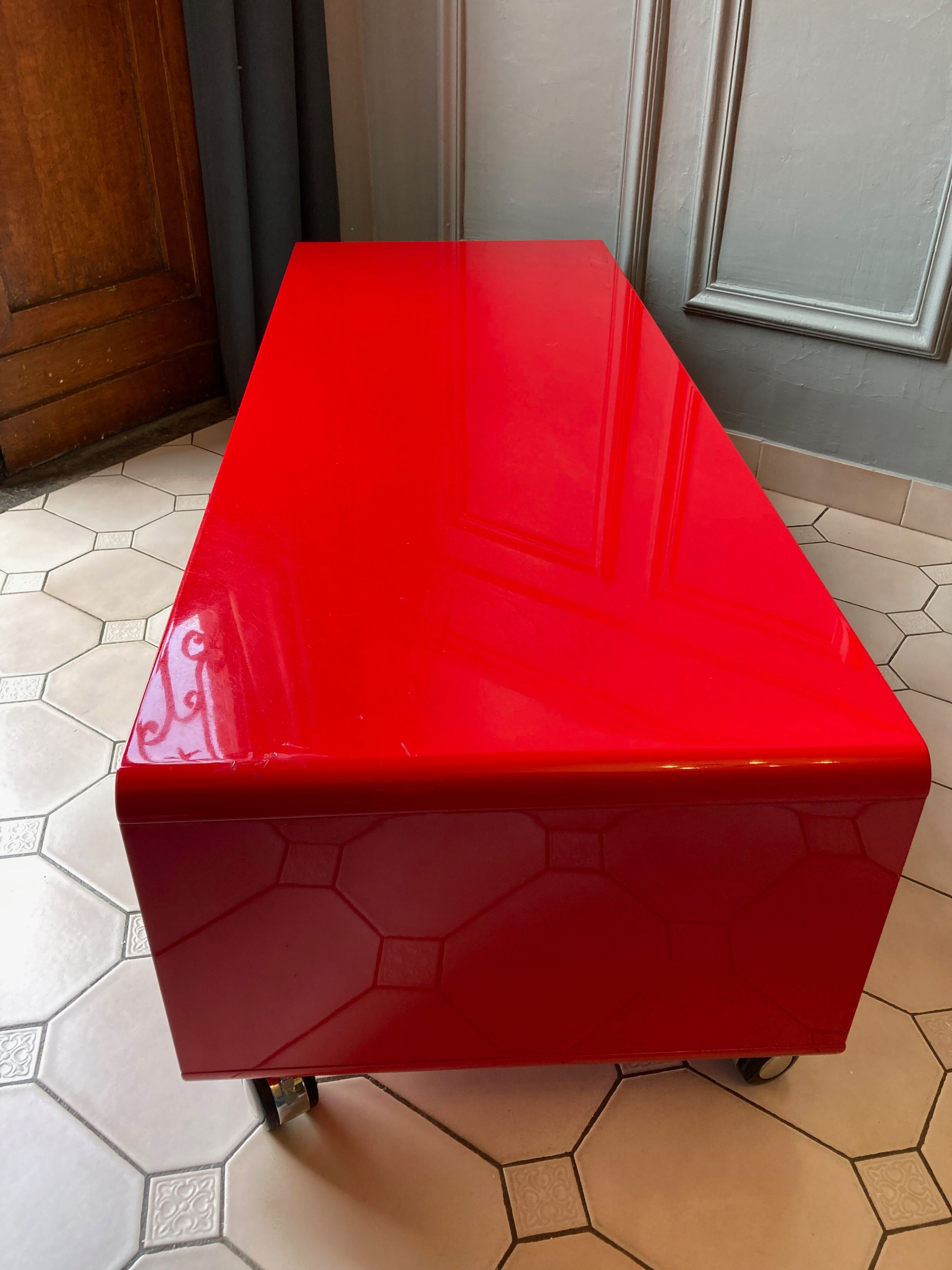 Lacquered red tv cabinet