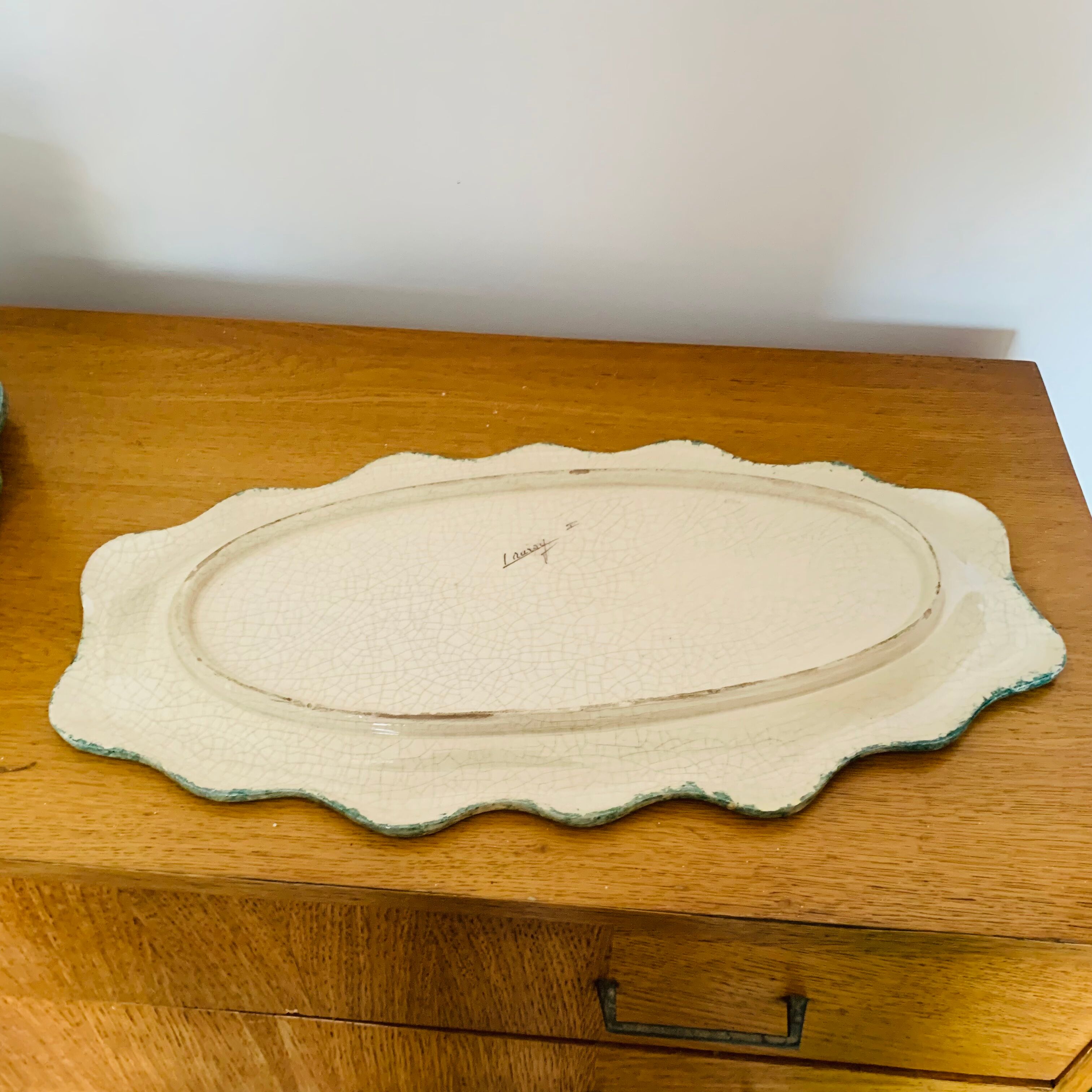 Fish-decorated service