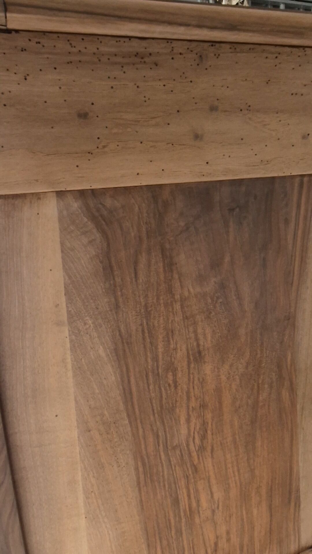 Louis-Philippe chest of drawers in solid walnut