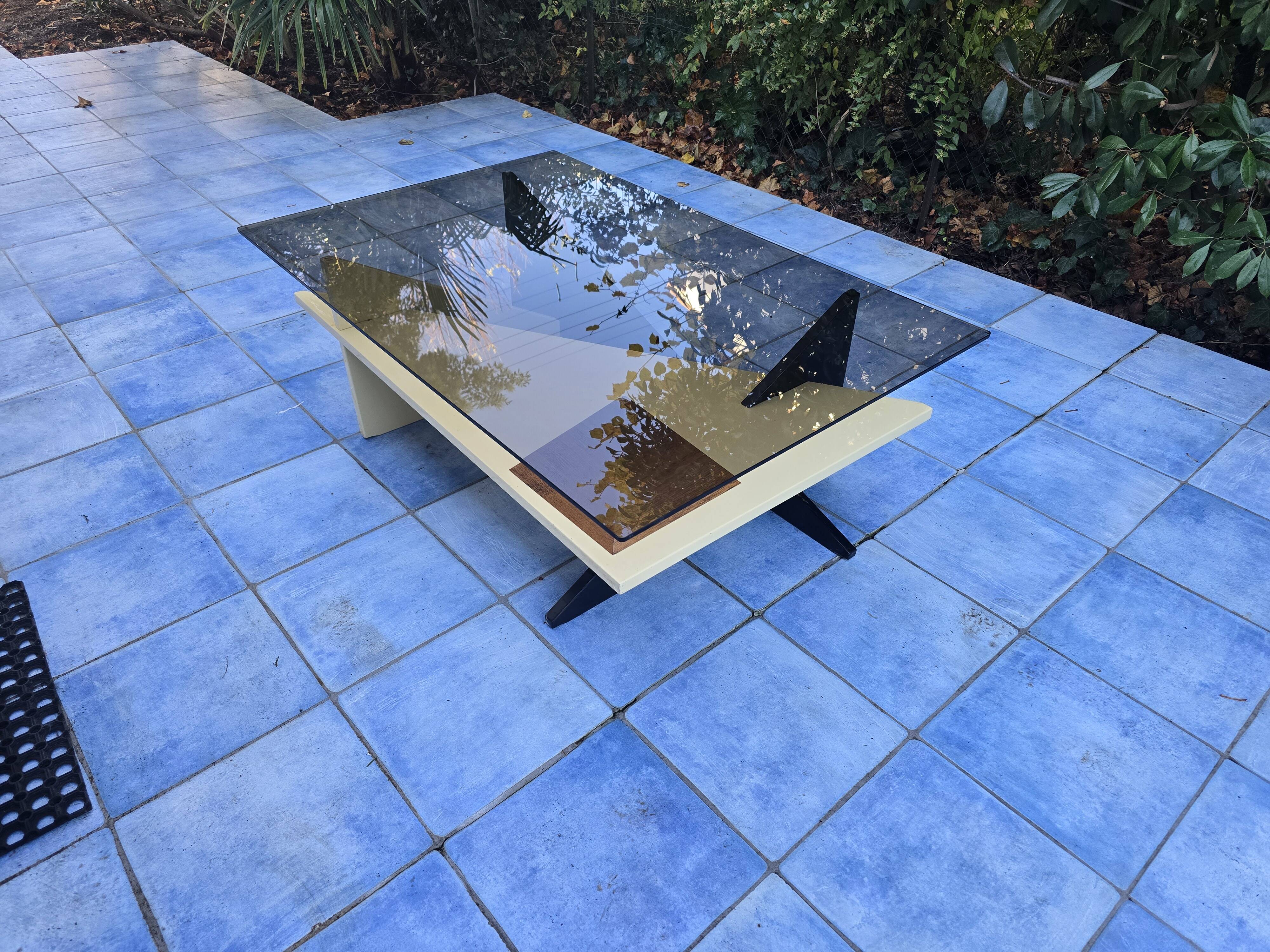 Lacquered medium design coffee table