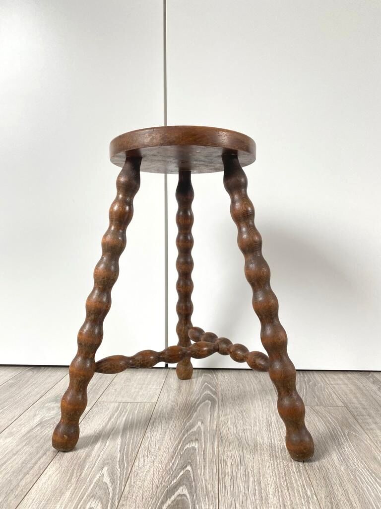 Tripod stool