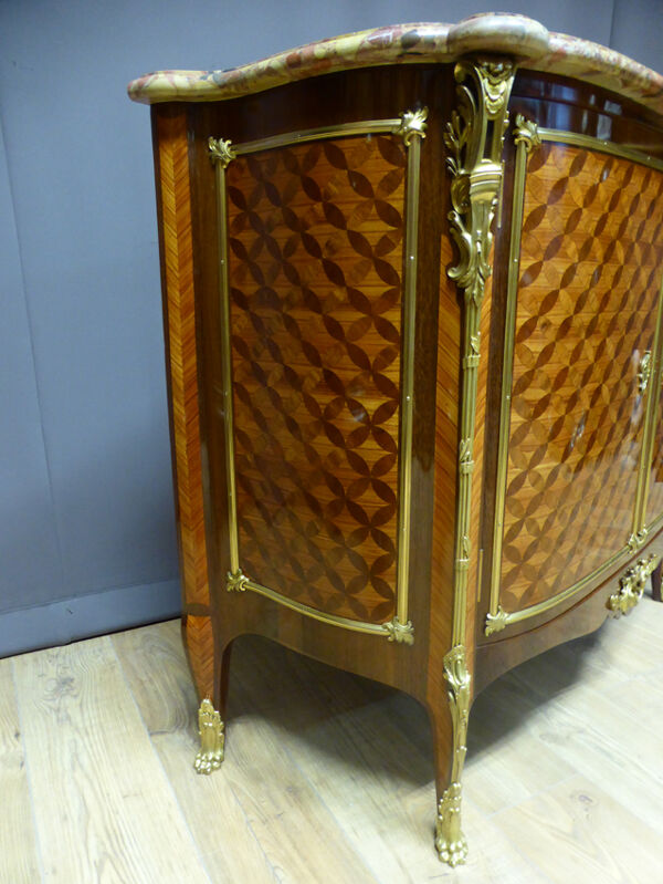 Buffet en marqueterie estampillé '' Escalier de cristal Paris ''